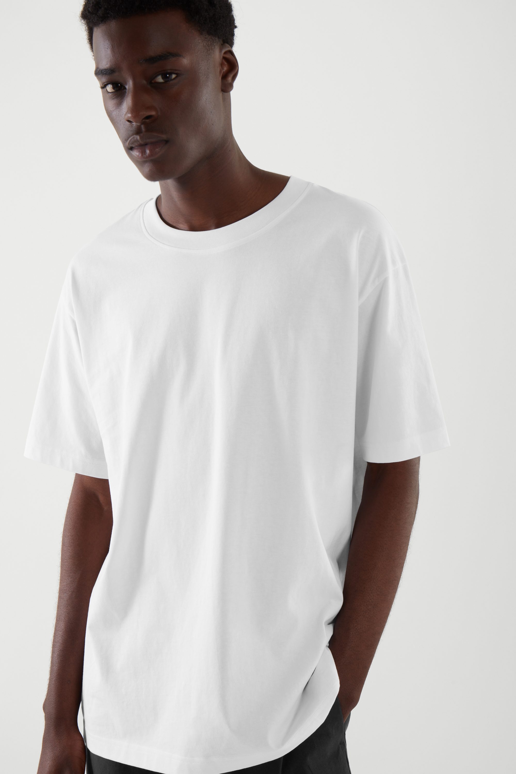 宽松落肩圆领t恤 - cos官网