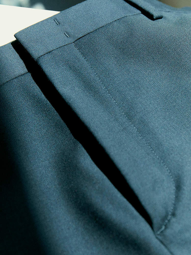 THE SIGNATURE TROUSER STITCHING